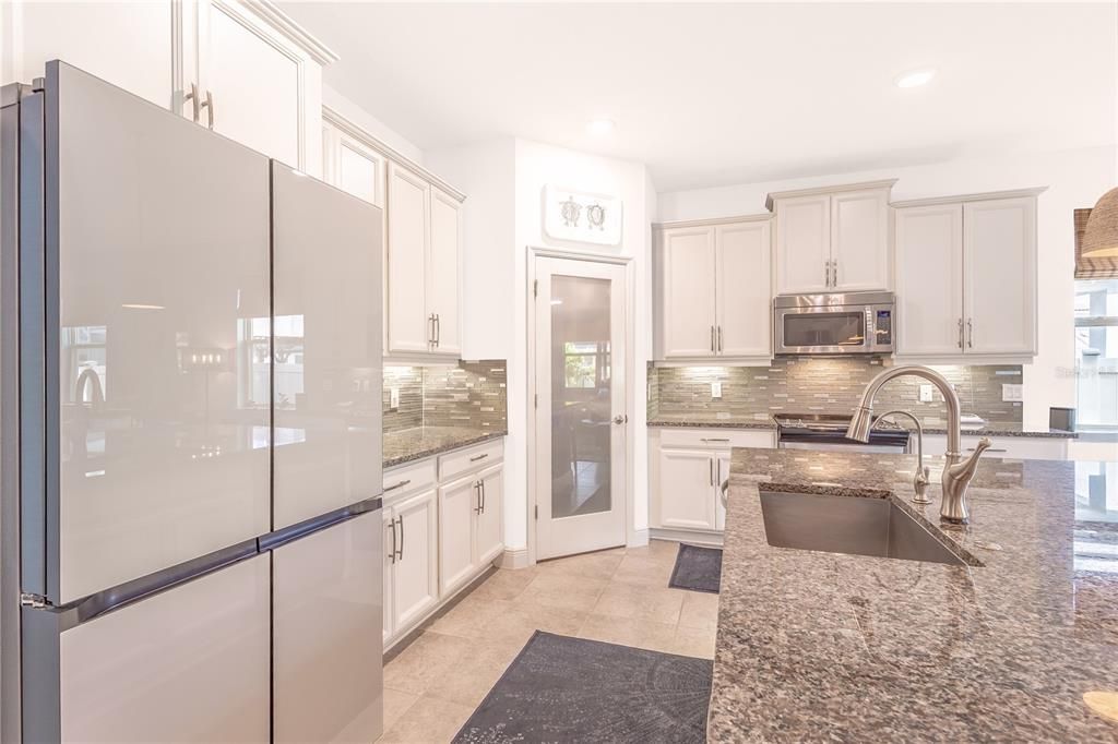 合同活跃: $499,000 (3 贝兹, 2 浴室, 2029 平方英尺)