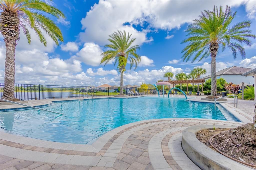 合同活跃: $499,000 (3 贝兹, 2 浴室, 2029 平方英尺)