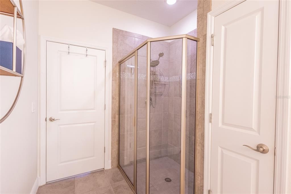 合同活跃: $499,000 (3 贝兹, 2 浴室, 2029 平方英尺)