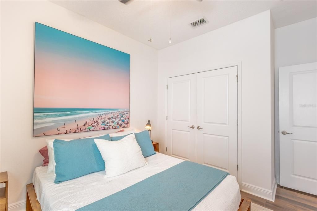 合同活跃: $499,000 (3 贝兹, 2 浴室, 2029 平方英尺)