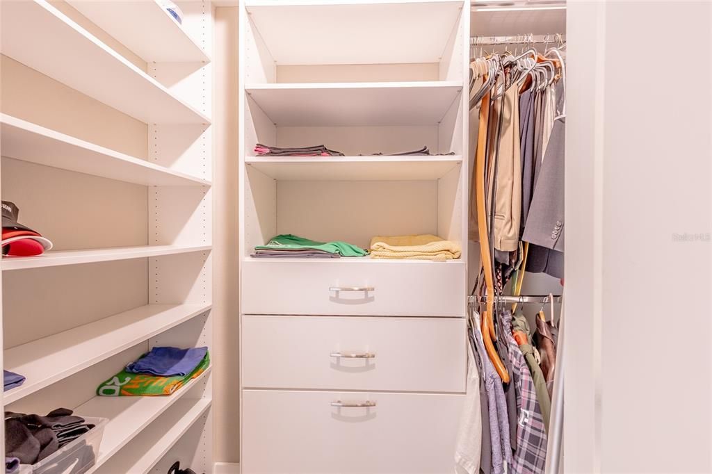 合同活跃: $499,000 (3 贝兹, 2 浴室, 2029 平方英尺)