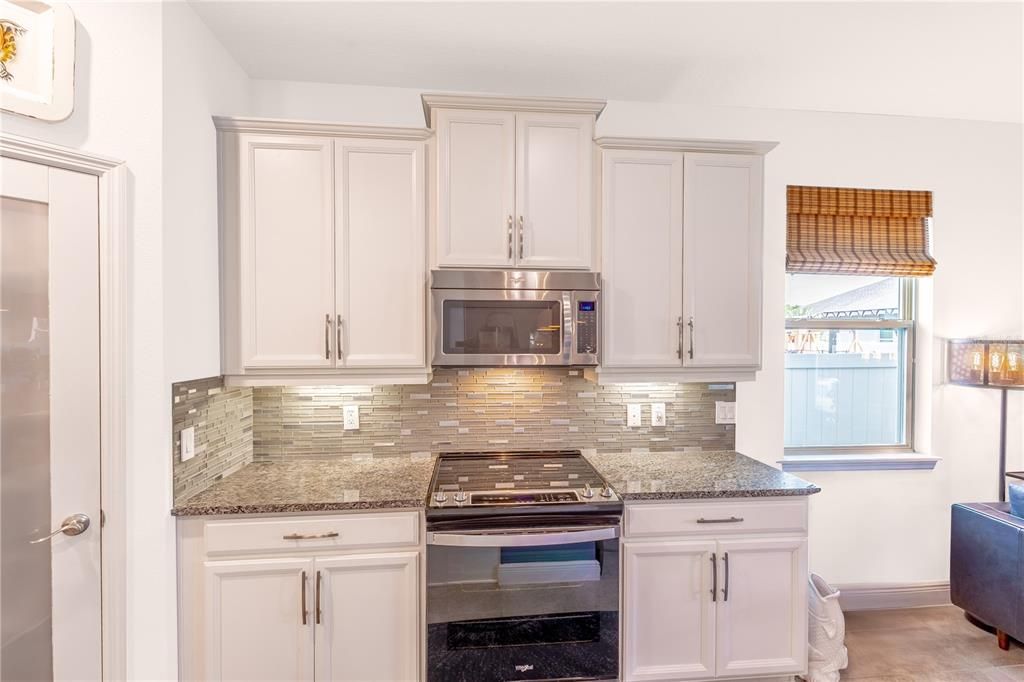 合同活跃: $499,000 (3 贝兹, 2 浴室, 2029 平方英尺)