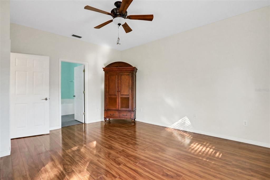 For Sale: $339,000 (4 beds, 2 baths, 2238 Square Feet)