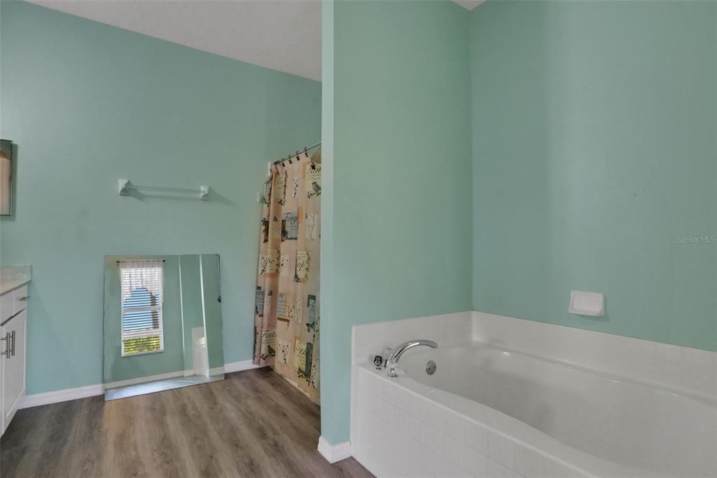 For Sale: $339,000 (4 beds, 2 baths, 2238 Square Feet)