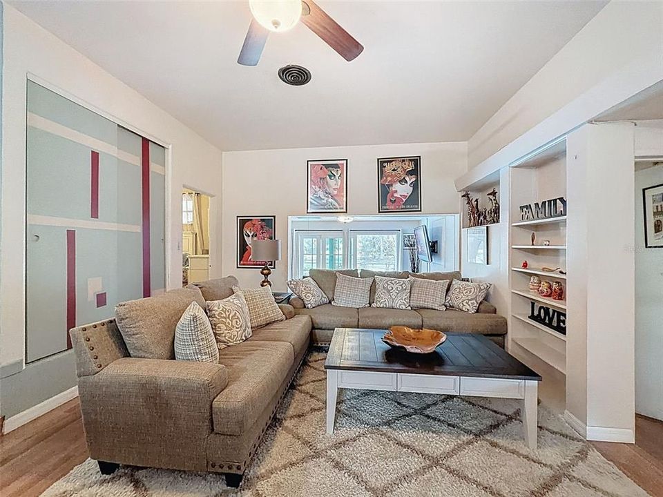 待售: $299,995 (3 贝兹, 2 浴室, 1323 平方英尺)