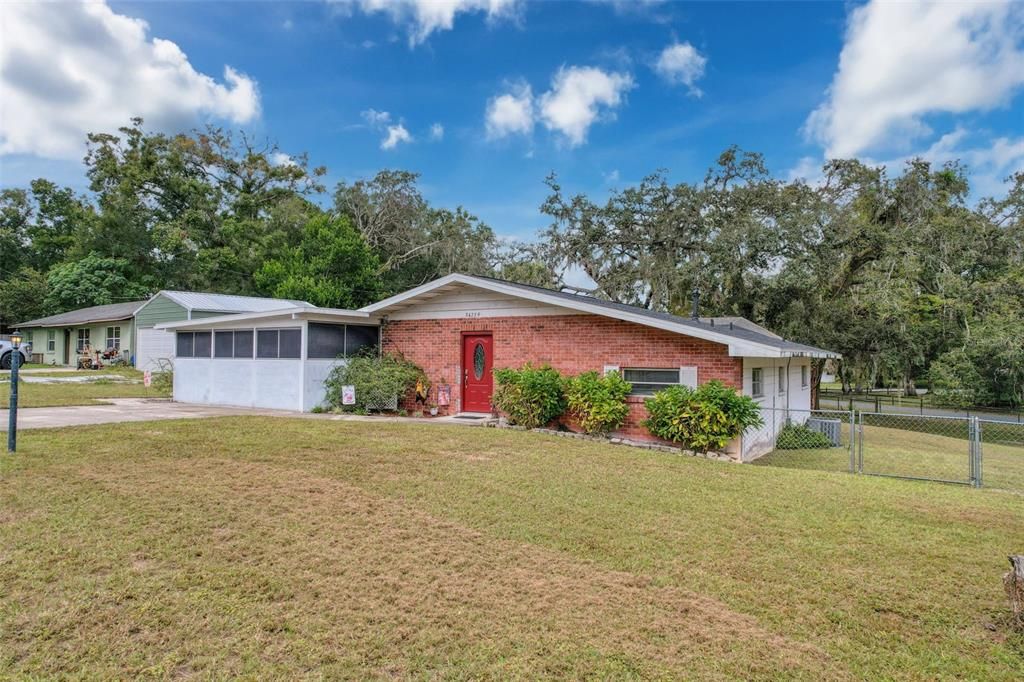 待售: $299,995 (3 贝兹, 2 浴室, 1323 平方英尺)