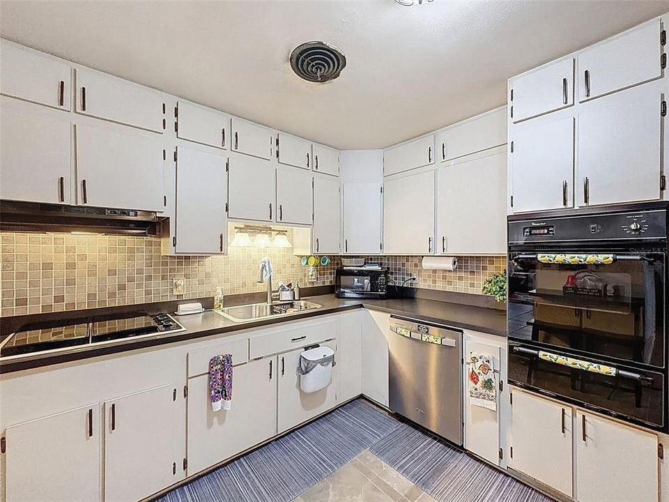 待售: $299,995 (3 贝兹, 2 浴室, 1323 平方英尺)