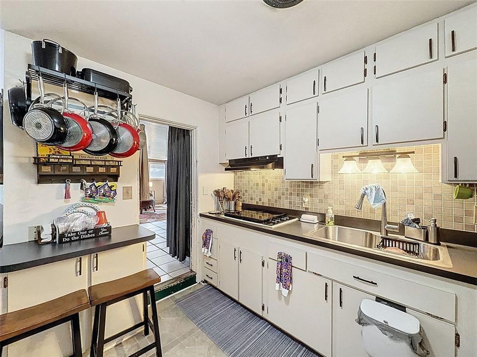 待售: $299,995 (3 贝兹, 2 浴室, 1323 平方英尺)