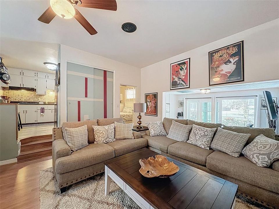 待售: $299,995 (3 贝兹, 2 浴室, 1323 平方英尺)