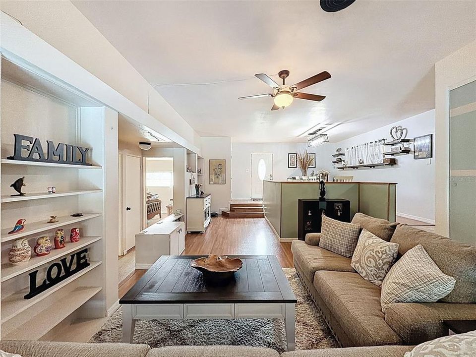 待售: $299,995 (3 贝兹, 2 浴室, 1323 平方英尺)