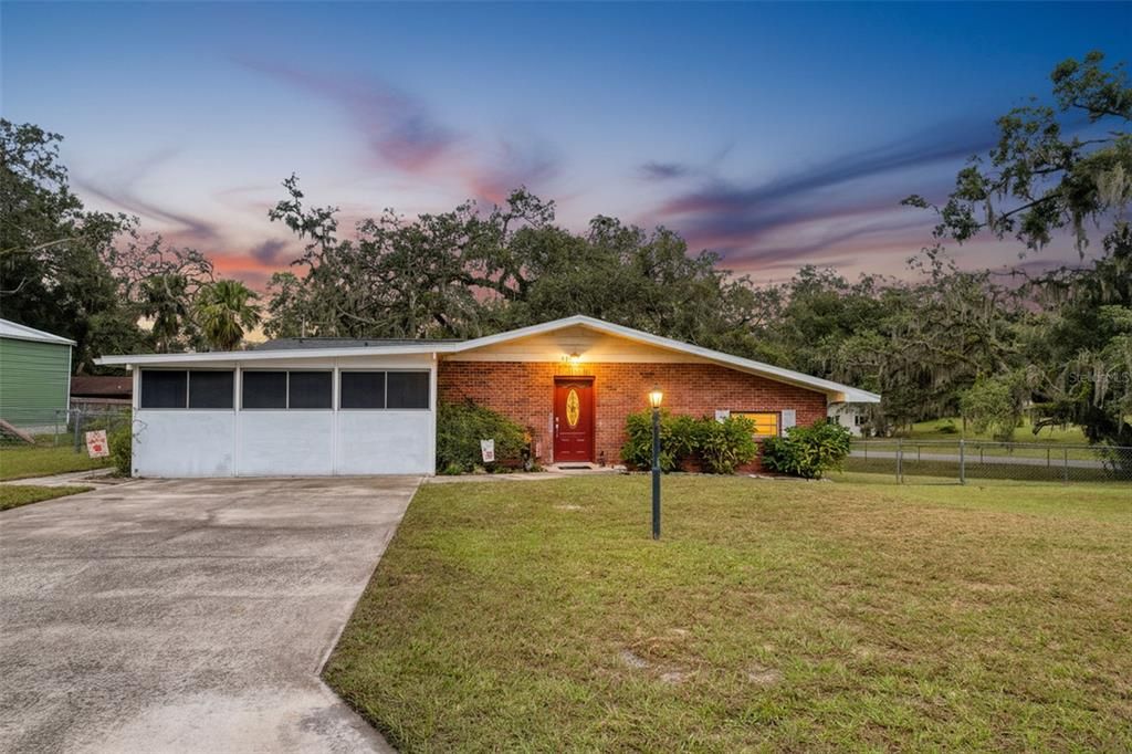 待售: $299,995 (3 贝兹, 2 浴室, 1323 平方英尺)