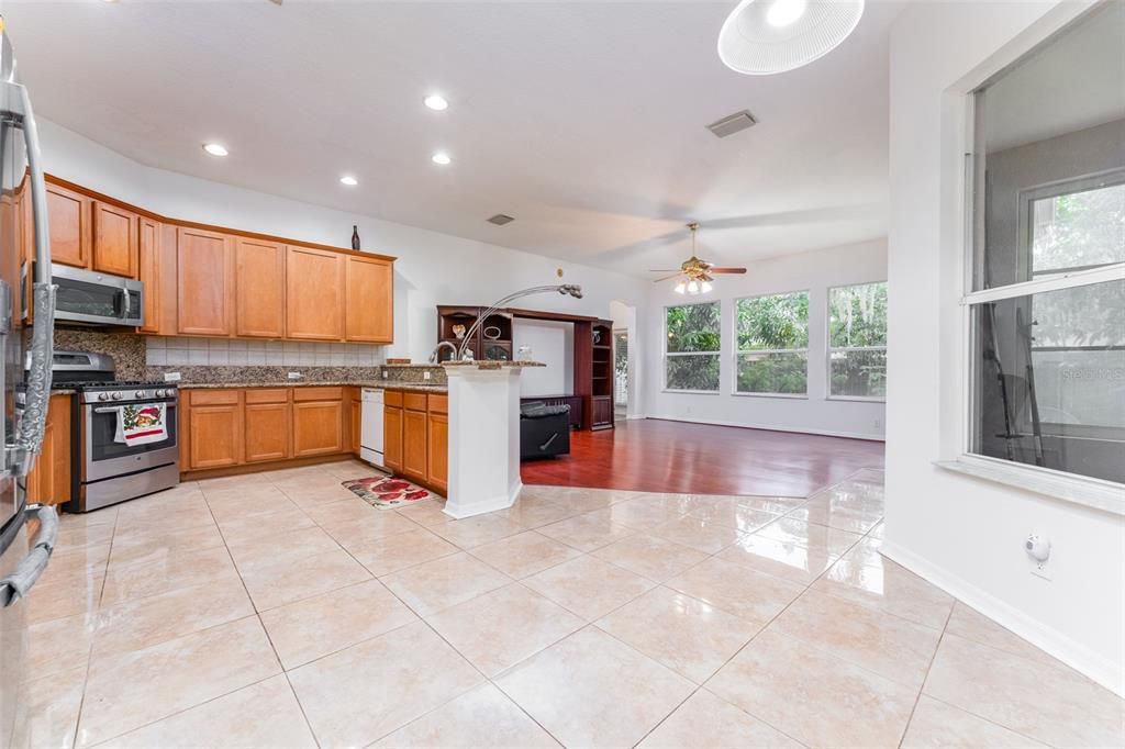 待售: $589,000 (5 贝兹, 4 浴室, 3237 平方英尺)