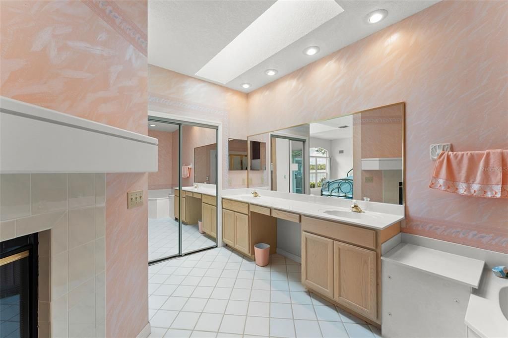 Active With Contract: $575,000 (2 beds, 2 baths, 2224 Square Feet)