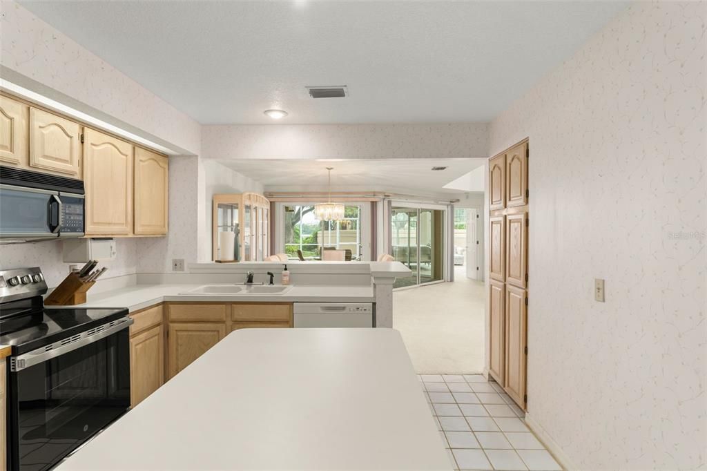 Active With Contract: $575,000 (2 beds, 2 baths, 2224 Square Feet)