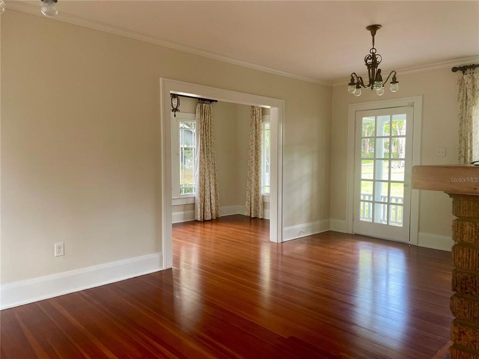 For Sale: $638,000 (3 beds, 2 baths, 1334 Square Feet)