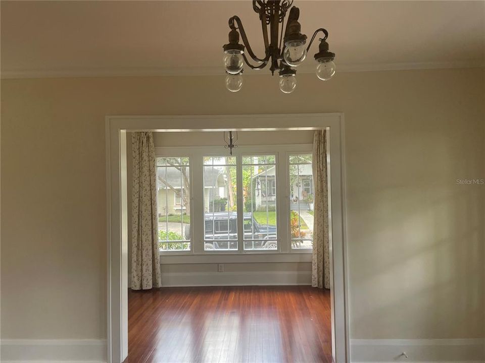 For Sale: $638,000 (3 beds, 2 baths, 1334 Square Feet)