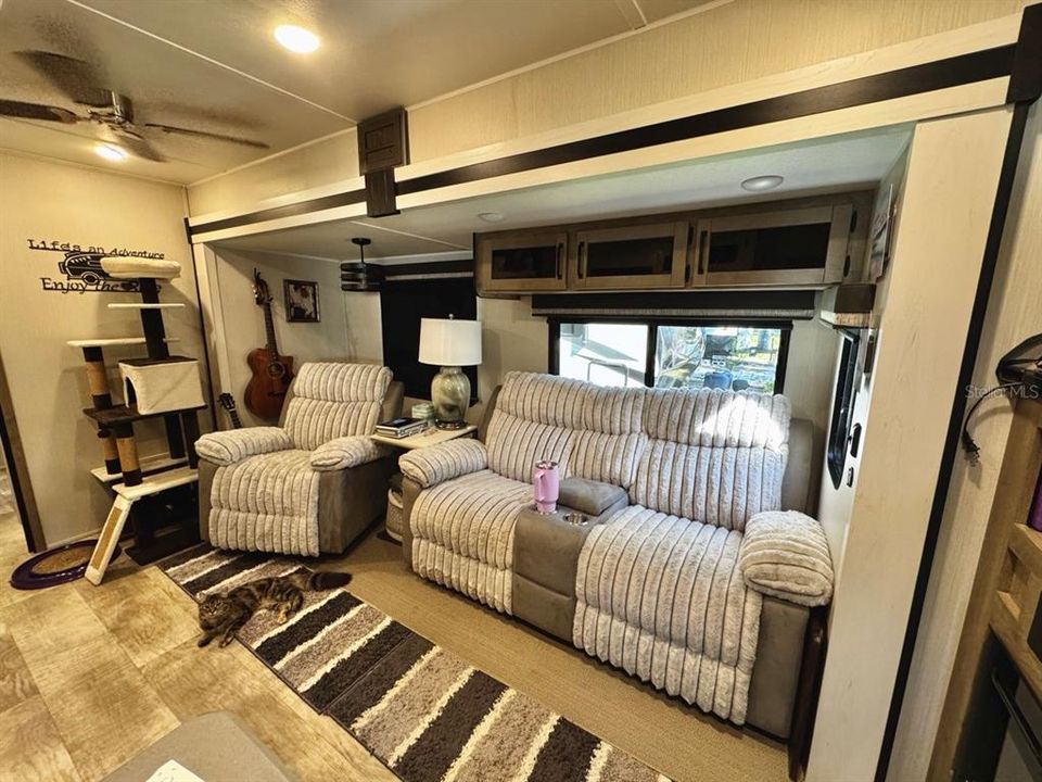 На продажу: $99,900 (0.05 acres)