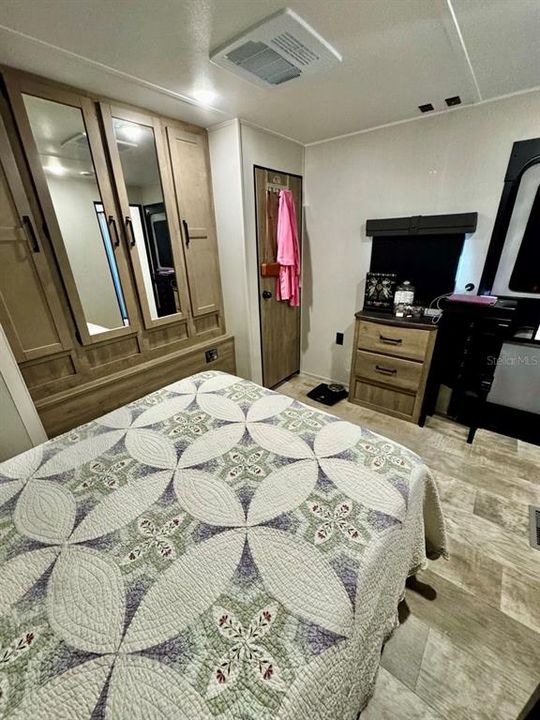 На продажу: $99,900 (0.05 acres)