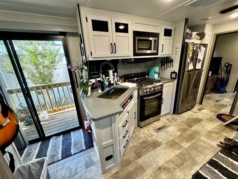 На продажу: $99,900 (0.05 acres)