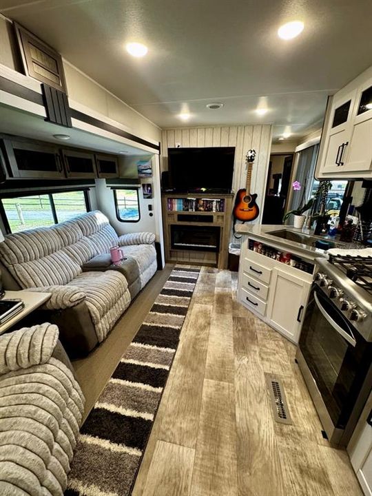 На продажу: $99,900 (0.05 acres)