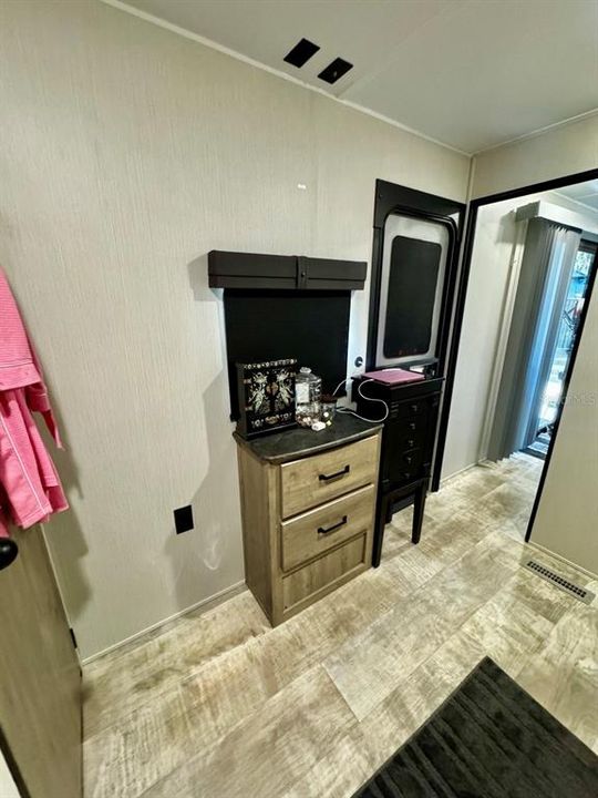 На продажу: $99,900 (0.05 acres)