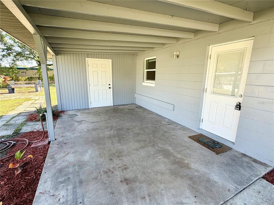 Под контрактом: $210,000 (3 спален, 1 ванн, 810 Квадратных фут)