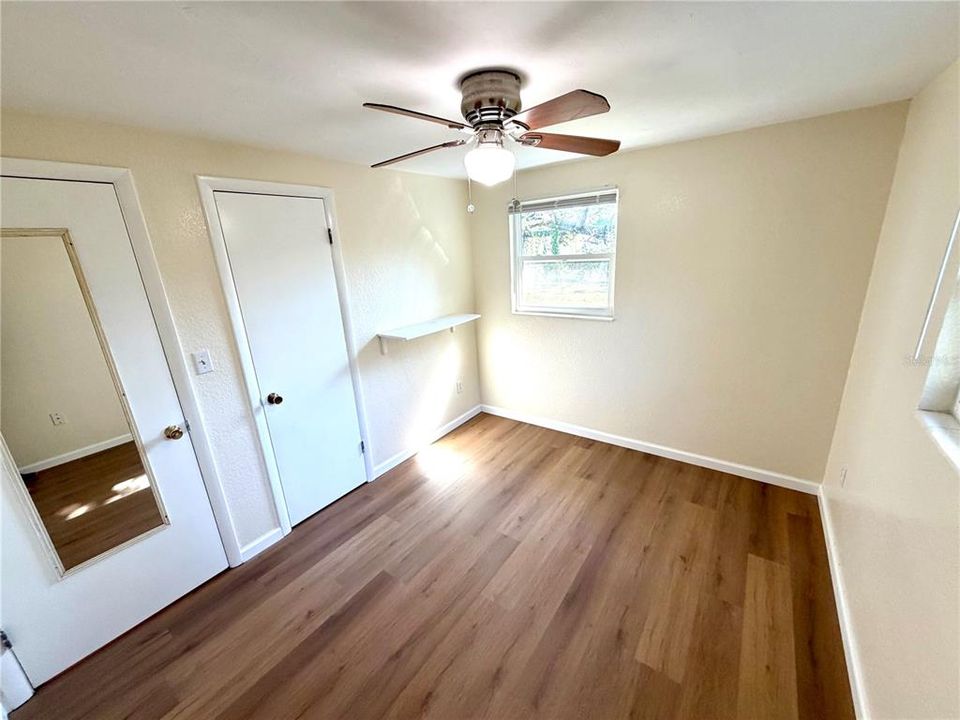 Под контрактом: $210,000 (3 спален, 1 ванн, 810 Квадратных фут)