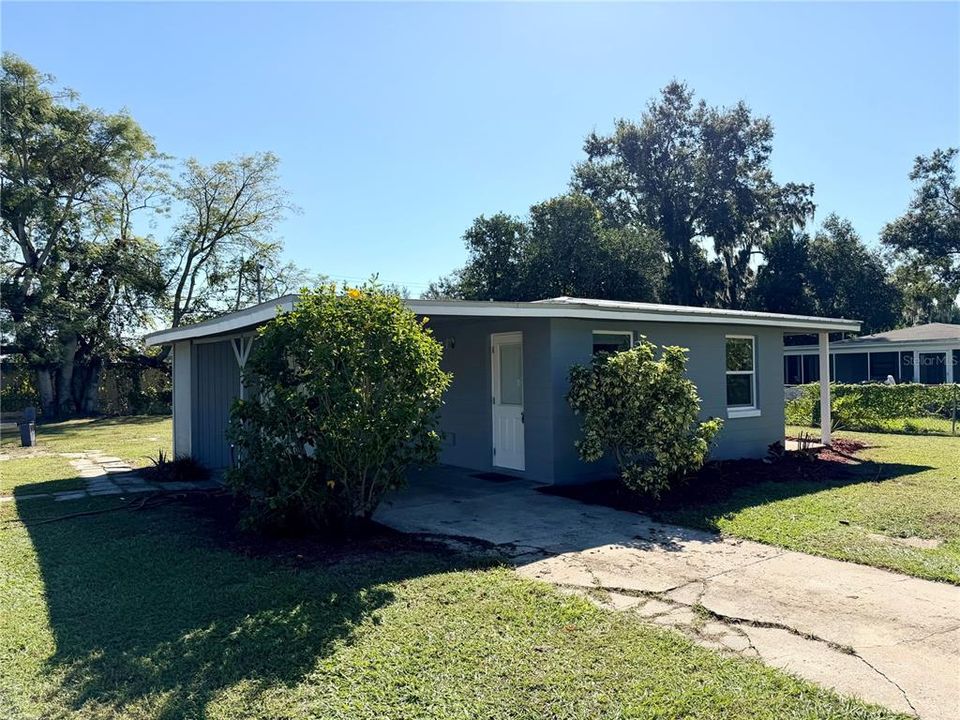 Под контрактом: $210,000 (3 спален, 1 ванн, 810 Квадратных фут)