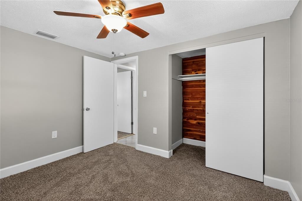Active With Contract: $214,900 (2 beds, 1 baths, 1038 Square Feet)