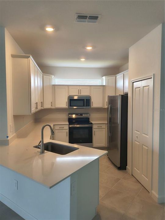 For Rent: $3,800 (3 beds, 2 baths, 1564 Square Feet)