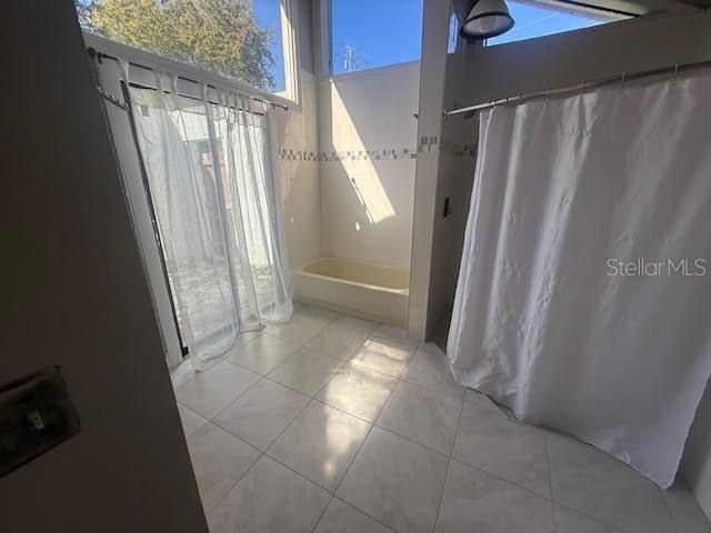 For Rent: $2,900 (3 beds, 2 baths, 2010 Square Feet)