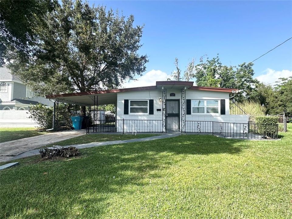 合同活跃: $2,050 (3 贝兹, 2 浴室, 1525 平方英尺)