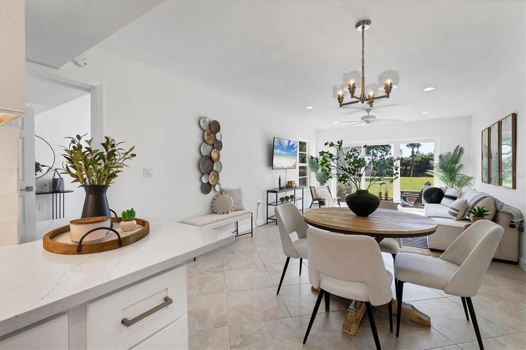 For Sale: $358,000 (1 beds, 1 baths, 698 Square Feet)