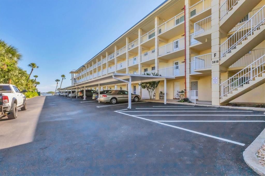 For Sale: $358,000 (1 beds, 1 baths, 698 Square Feet)