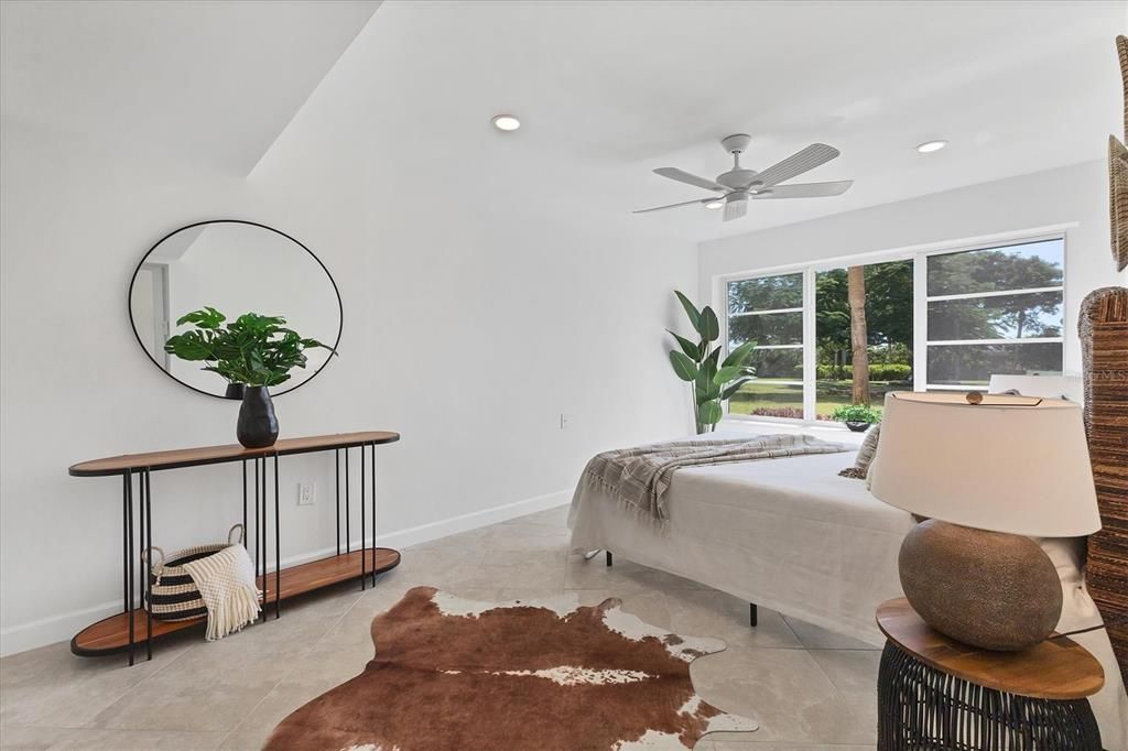 For Sale: $358,000 (1 beds, 1 baths, 698 Square Feet)