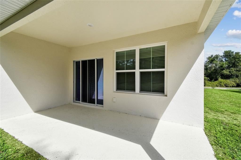 合同活跃: $349,990 (4 贝兹, 3 浴室, 2094 平方英尺)