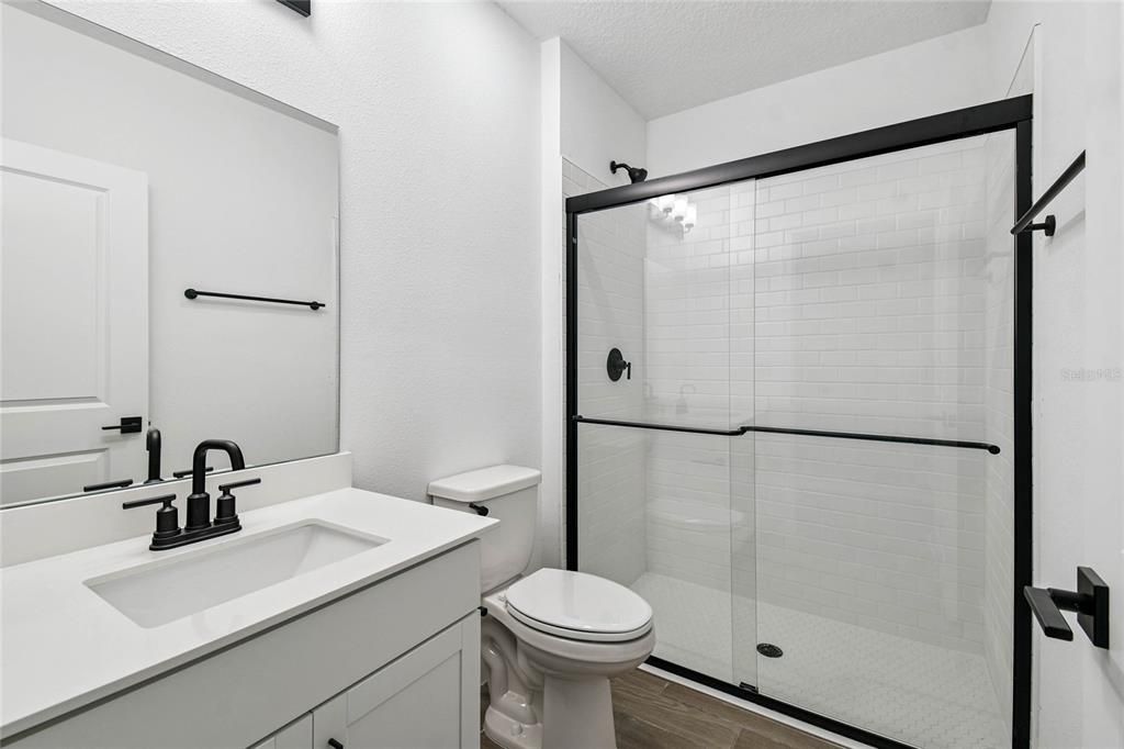 合同活跃: $349,990 (4 贝兹, 3 浴室, 2094 平方英尺)