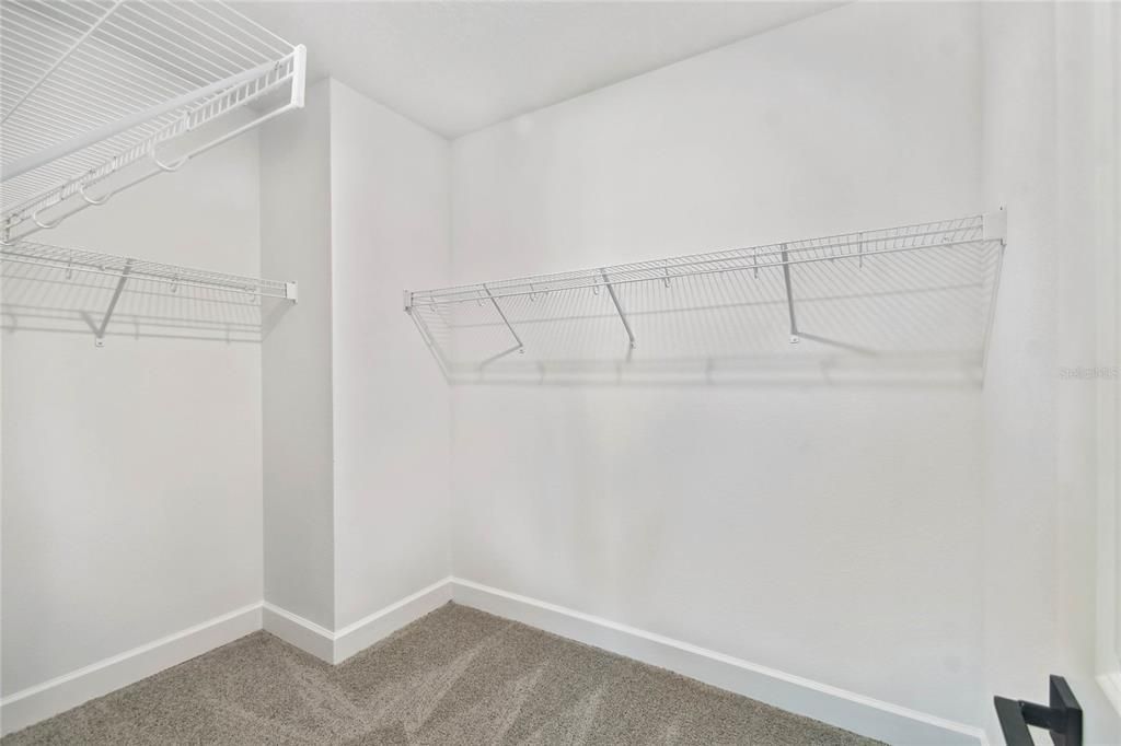 合同活跃: $349,990 (4 贝兹, 3 浴室, 2094 平方英尺)