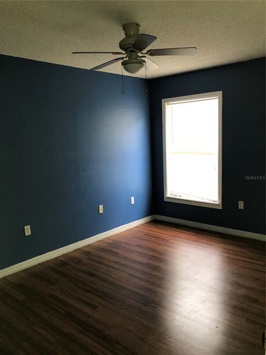 For Sale: $348,900 (4 beds, 2 baths, 1855 Square Feet)