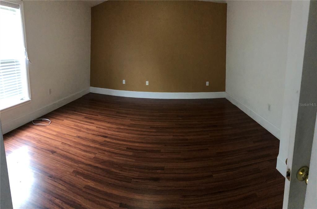 For Sale: $348,900 (4 beds, 2 baths, 1855 Square Feet)