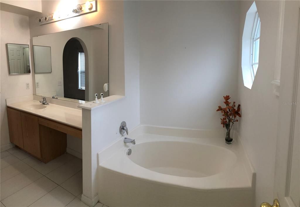 For Sale: $348,900 (4 beds, 2 baths, 1855 Square Feet)