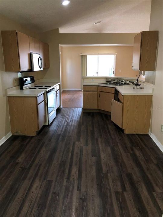 For Sale: $348,900 (4 beds, 2 baths, 1855 Square Feet)