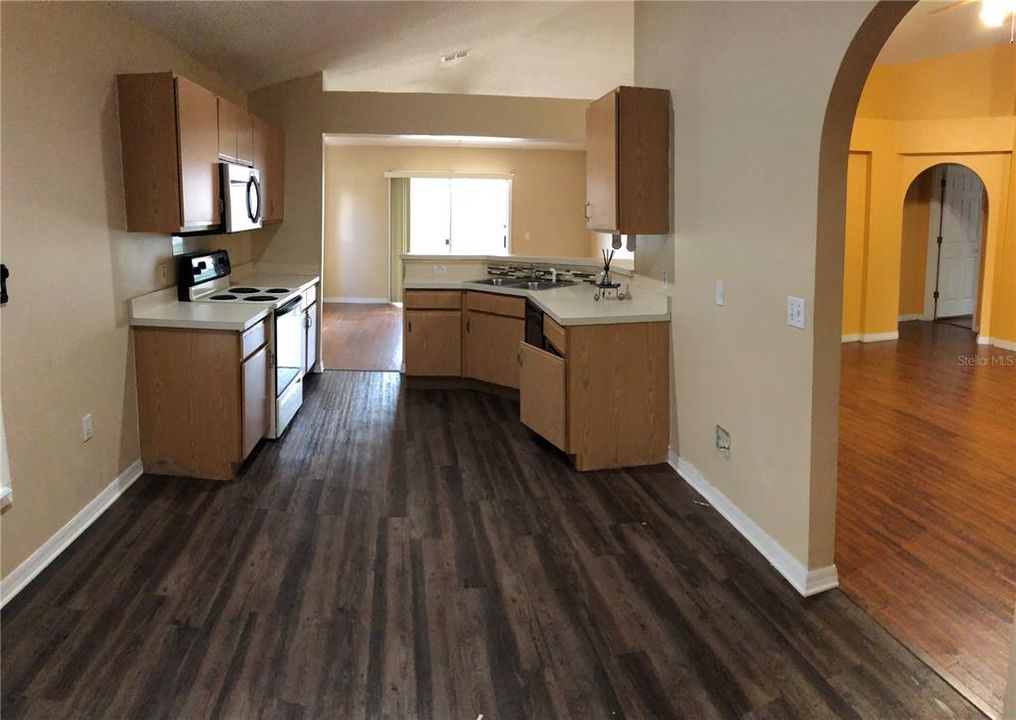 For Sale: $348,900 (4 beds, 2 baths, 1855 Square Feet)