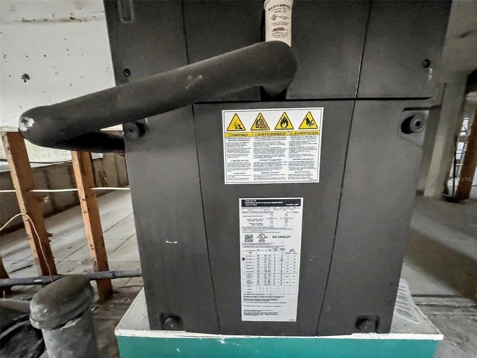 待售: $85,000 (2 贝兹, 1 浴室, 1040 平方英尺)