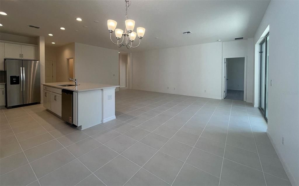 На продажу: $395,869 (4 спален, 2 ванн, 2008 Квадратных фут)