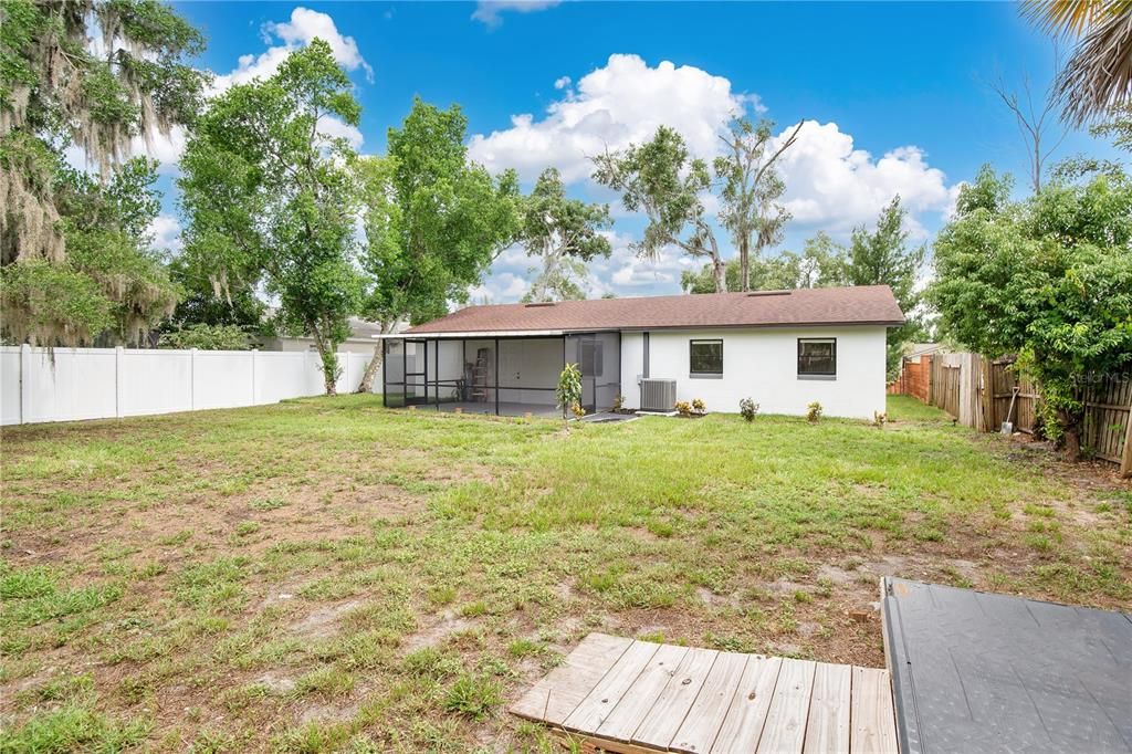 For Rent: $3,000 (5 beds, 3 baths, 1442 Square Feet)