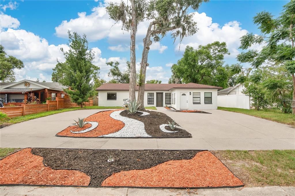 For Rent: $3,000 (5 beds, 3 baths, 1442 Square Feet)