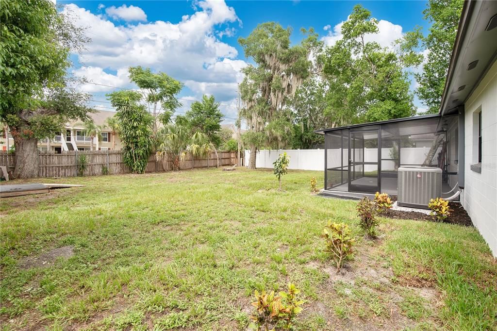 For Rent: $3,000 (5 beds, 3 baths, 1442 Square Feet)