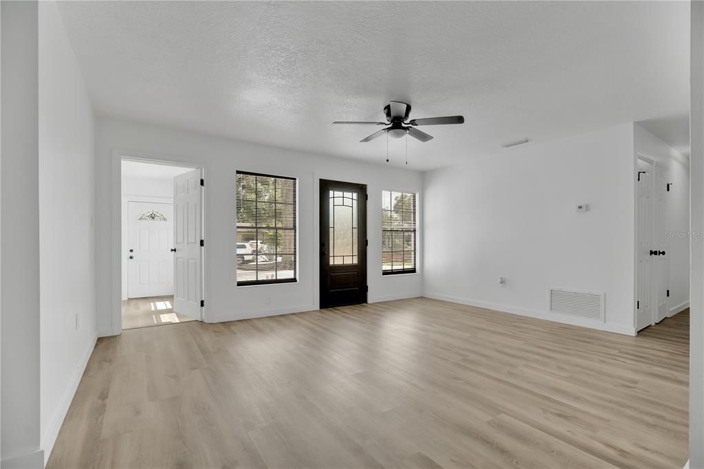 For Rent: $3,000 (5 beds, 3 baths, 1442 Square Feet)