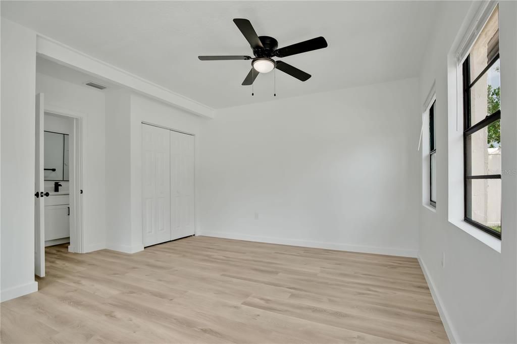 For Rent: $3,000 (5 beds, 3 baths, 1442 Square Feet)